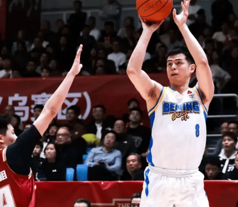 kaiyun-陈盈骏7中4得到14分3助攻3失误，方硕4中0得到0分2助攻