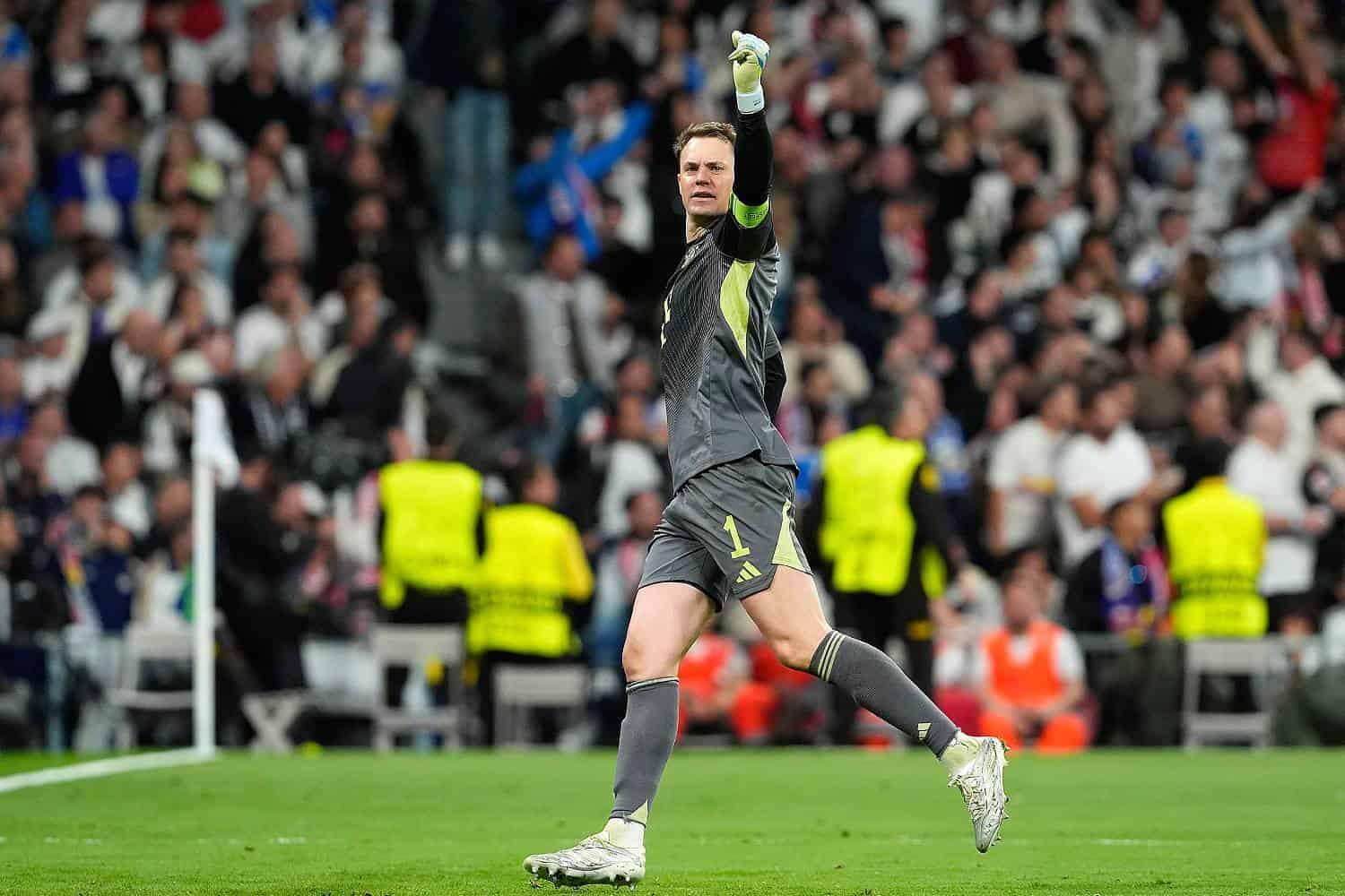 开云APP-续约？诺伊尔：一切皆有可能，我喜欢与这些队友、教练共事